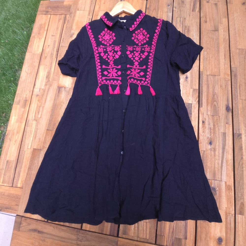 Entro Black Dress with Pink Accents